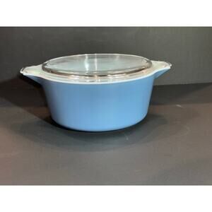 Pyrex Promotional Pattern 2.5QT Bake
'n' Carry -Country Blue 475 w/ Lid